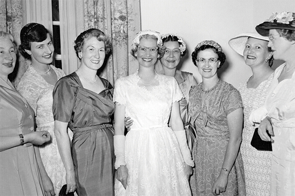 1956_Sheila Sutherland at her wedding-600x400