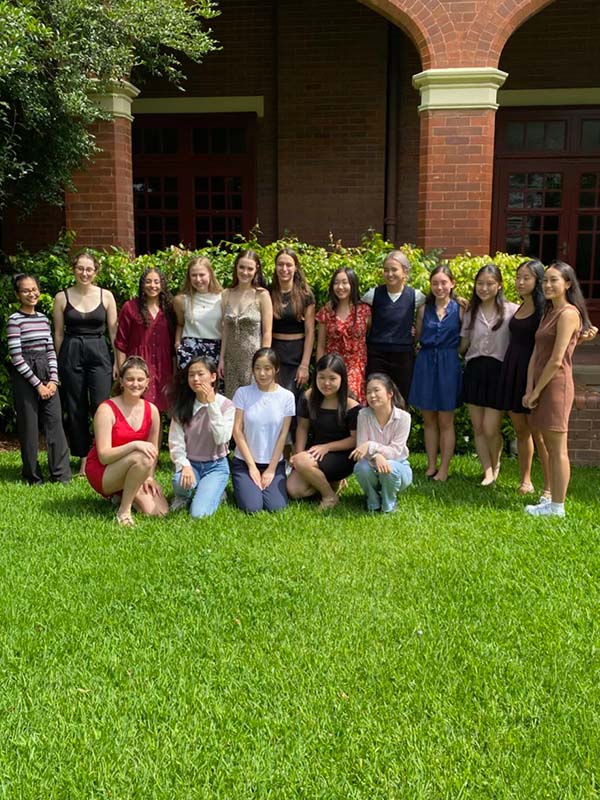 IBHighAchievers2020_sideimage