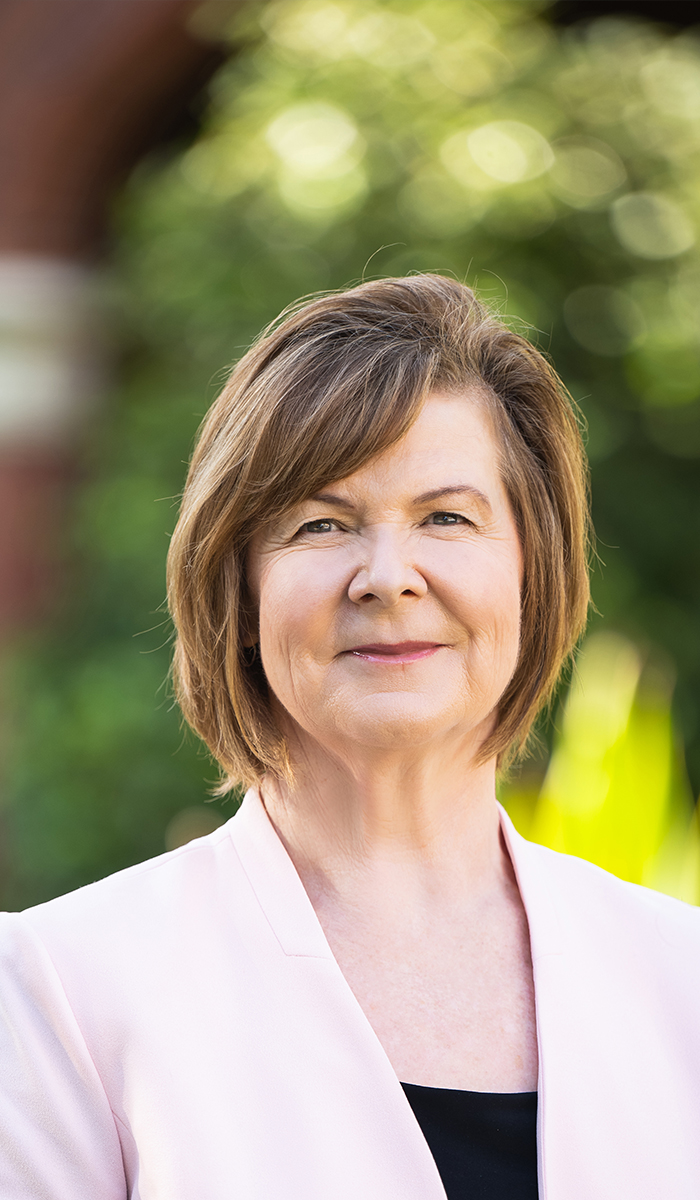 Lisa M Side 700w x 1200h